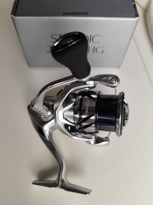 Mulineta Shimano Stradic FM 2500SHG