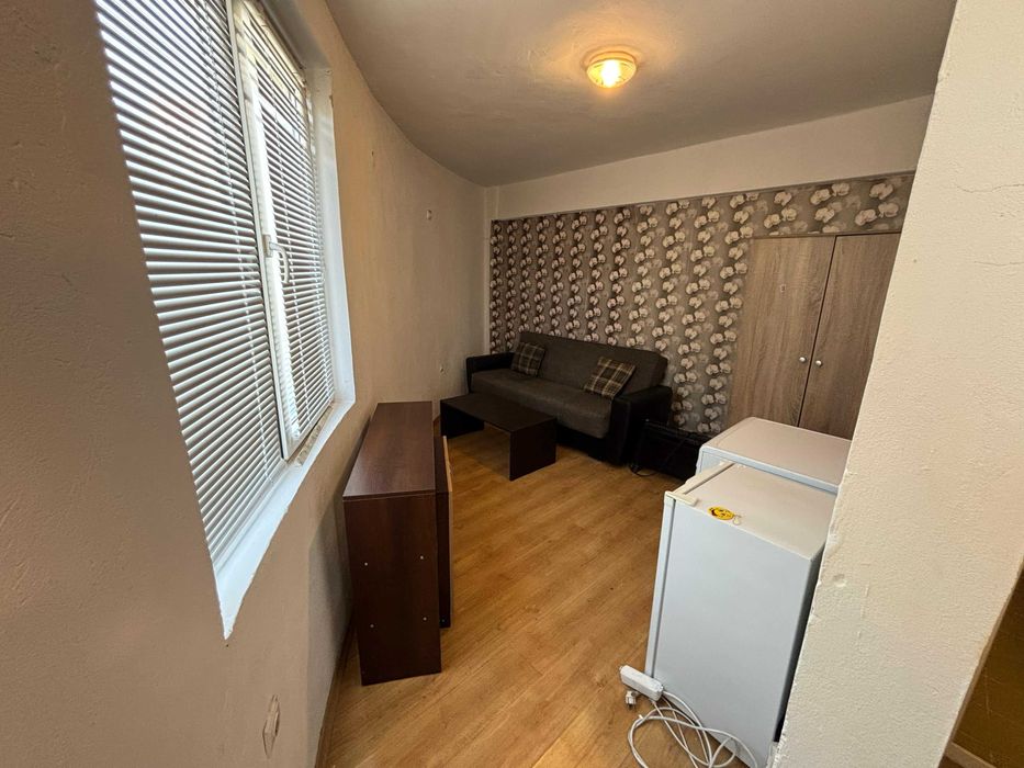 Дава се под наем Едностаен апартамент в Велико Търново, Бузлуджа - 18 кв.м за 153 € - Снимка #2