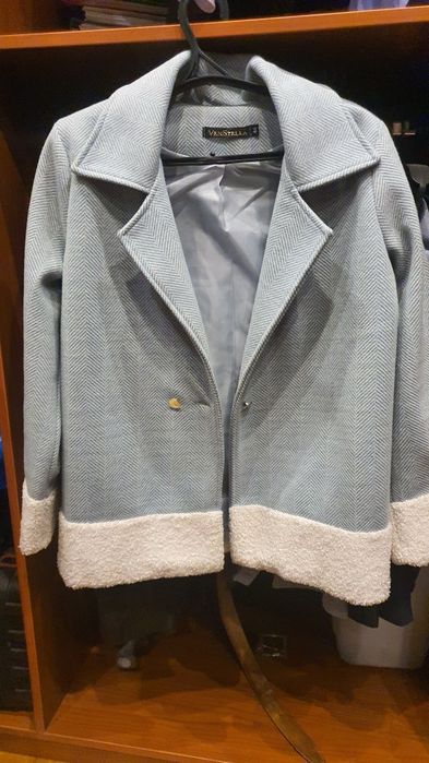 Продам пальто демисезонное