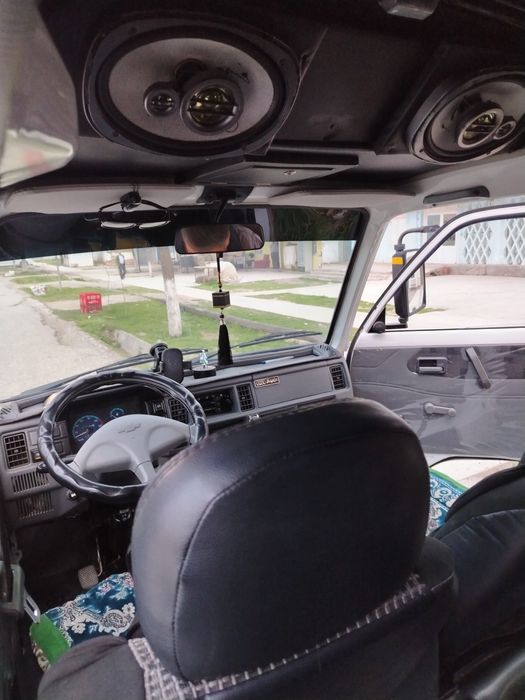 Bir qoʻl minilgan taksi qilinmagan qo'shimcha jixoz qilingan. Shumka