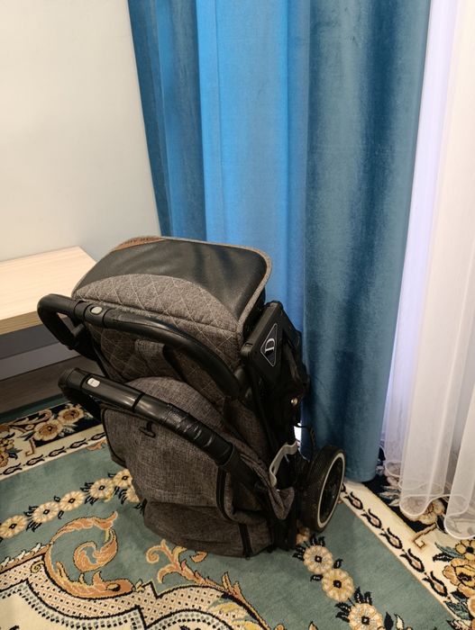 Продам коляску Dearest