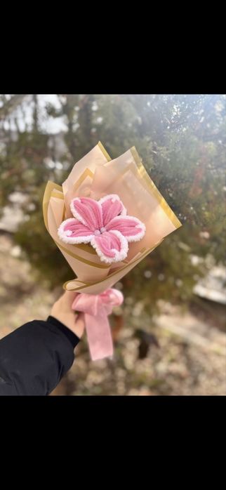Buchete de flori artificiale handmade din ață plușată