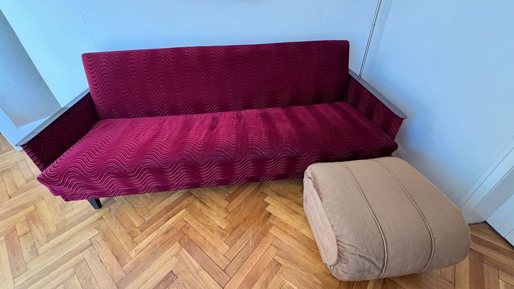 Диван с функция сън + Табуретка