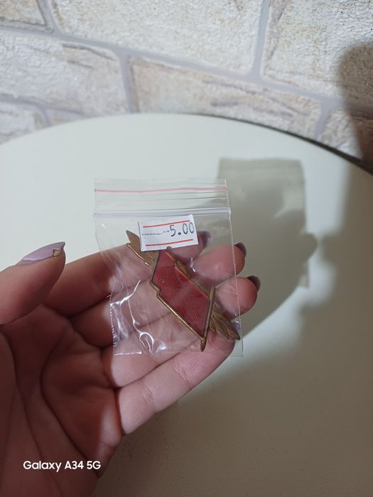 Значки разнообразние