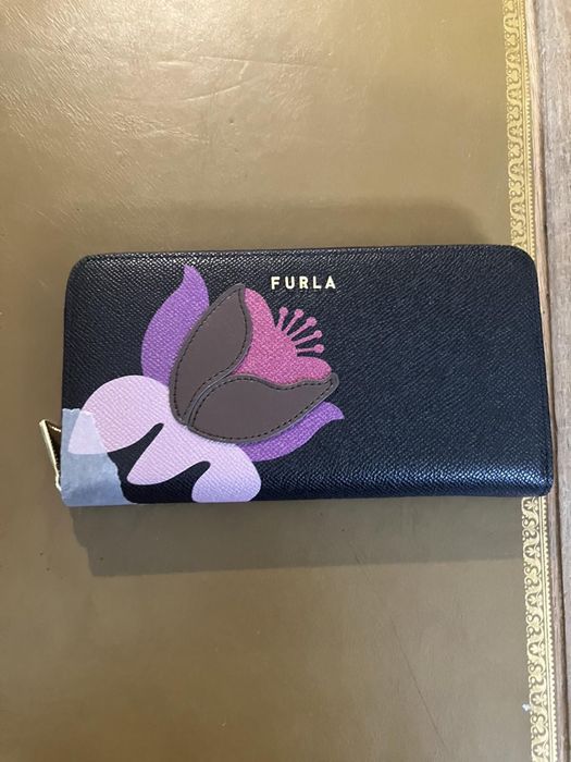 Портмонета FURLA BABYLON.С кутия,етикети, всичко от до! Няколко модела