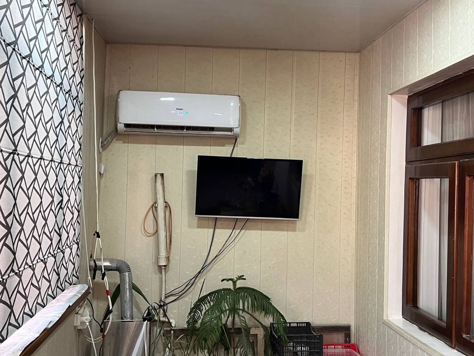 Barcha qulayliklarga ega 4 xonali uy sotiladi