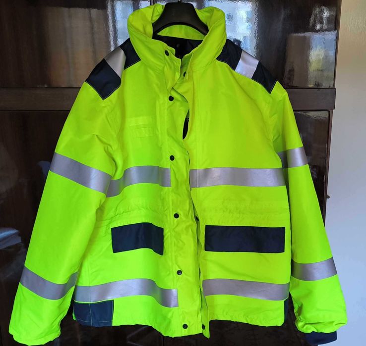 Продавам работна шуба