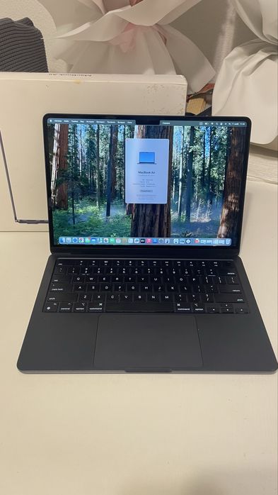 Продам MacBook Air m3, 2024, 8/256