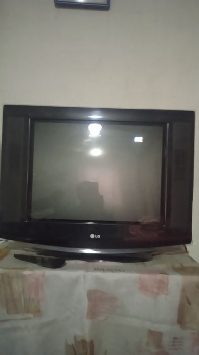 Продаётся телевизор с тюнером.