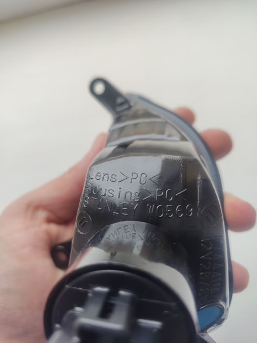 Поворотник на Toyota Avalon