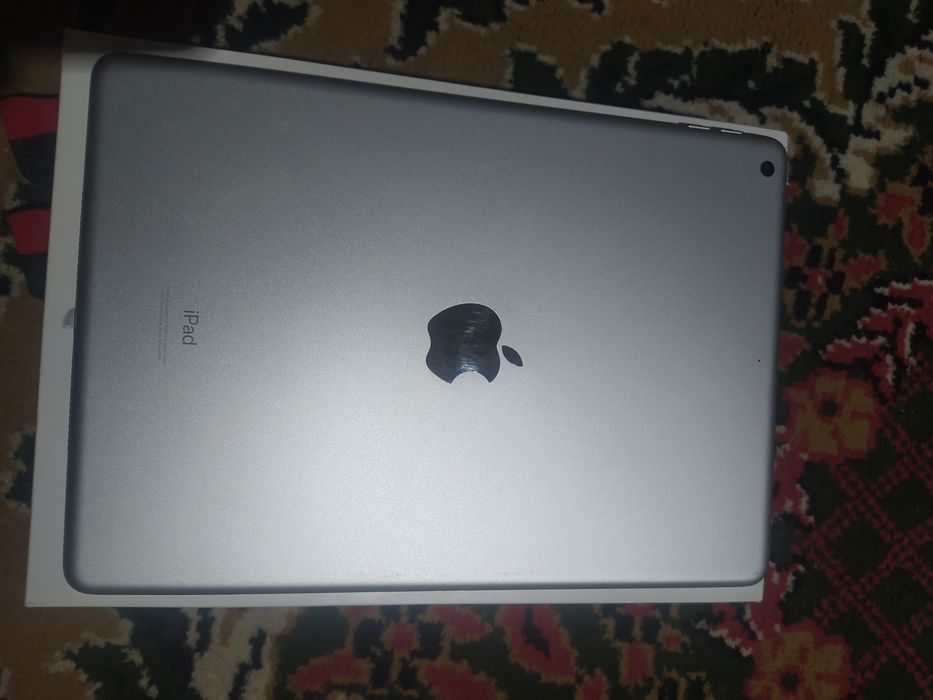 ipad 9
64 gb
aybi yoq 
Abmen bor iphone samsung
holati tiniq desayam b
