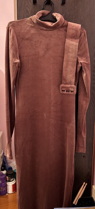 Платье женское продам