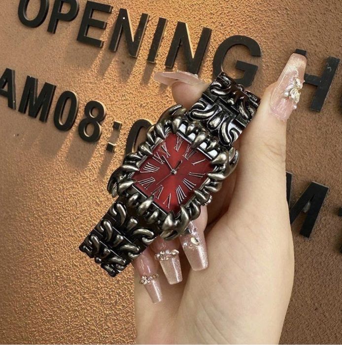 Кварцевые часы Gothic