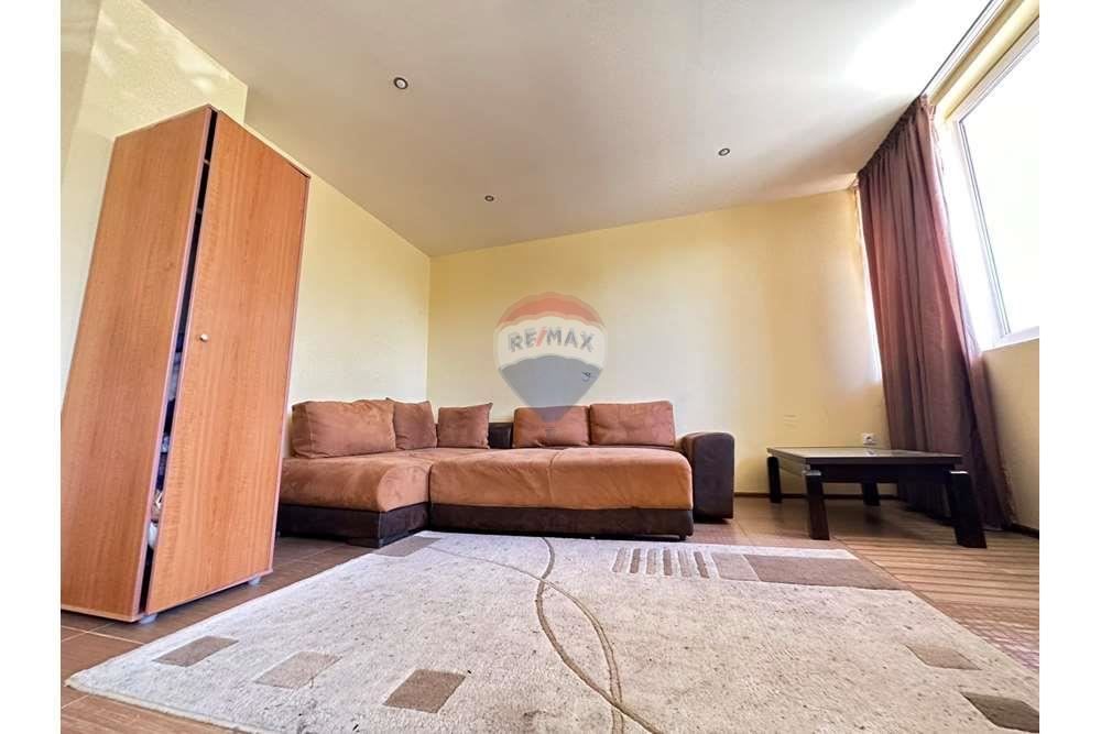 Продава се Двустаен апартамент в Варна, Бриз - 95 кв.м за 1264 €/кв.м - Снимка #1