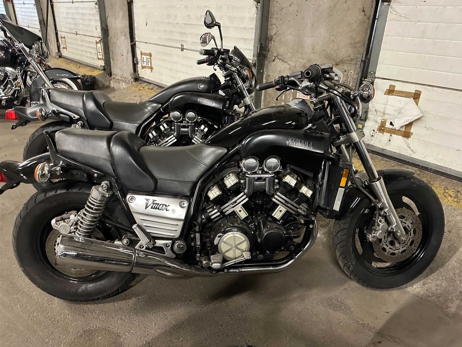Yamaha Vmax 1200cc - power cruiser de 145cp - Rate / Finanțare - Import Canada