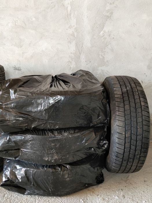 ПродамЛетние шины 235/65 р18