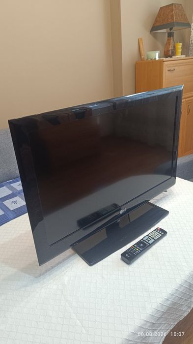 Телевизор LG 32инча