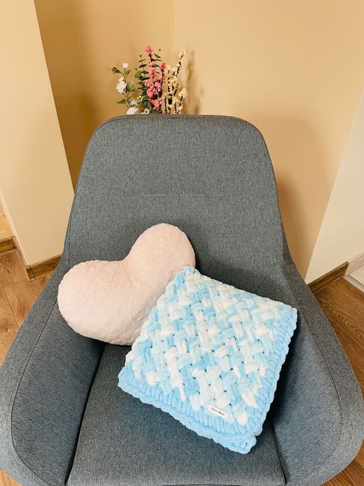 Ръчно плетено бебешко одеялце от прежда Alize Puffy