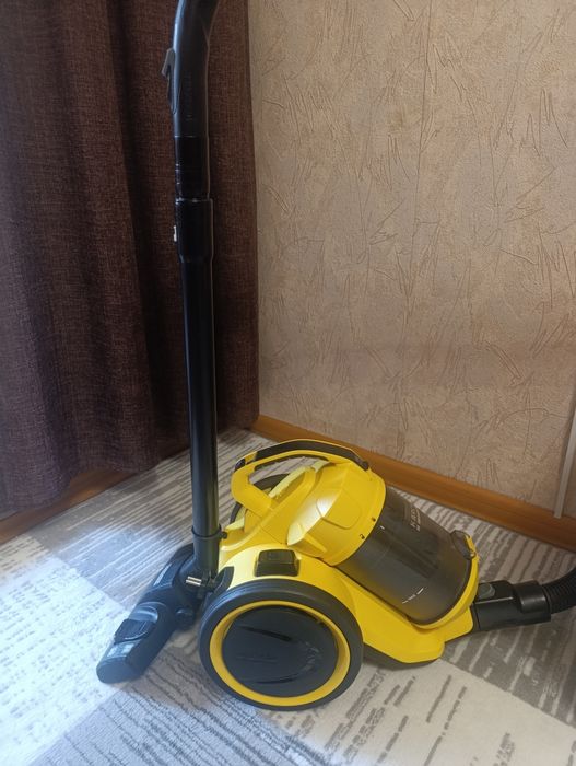Пылесос Karcher в рабочем состоянии