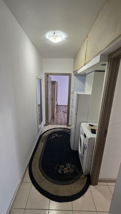 Închiriez apartament 3 camere — fotografia 1