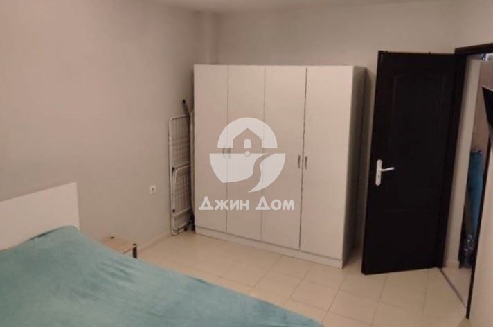 Просторен тристаен апартамент БЕЗ ТАКСА ПОДДРЪЖКА в гр. Несебър