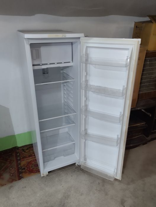 Холодильник Бирюса