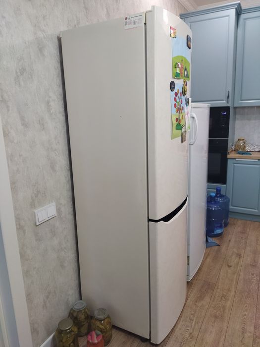 Продам холодильник LG