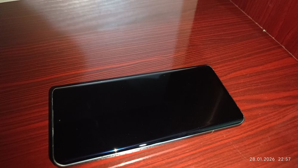 Xiaomi 13 ultra girt yetim lekin. china versiya faqat naxtga obmen yoq