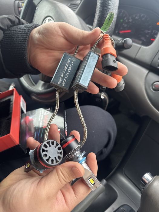 Лед лампочка HB3