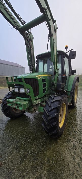 Tocator john deere 6130 cu incarcator frontal 85 cai am 2010 . Ca 6230