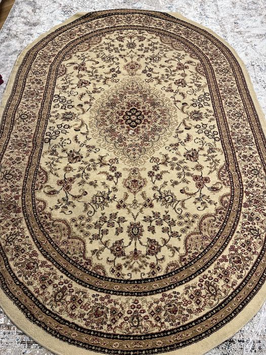 Продам ковер в хорошем состоянии