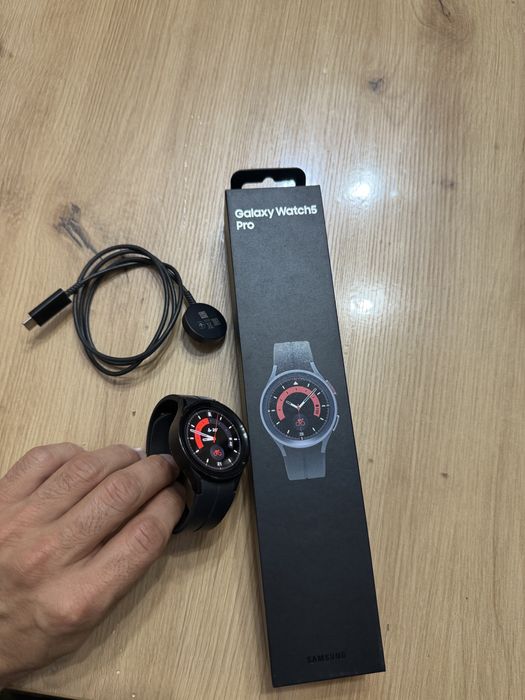 Продам часы Galaxy Watch5 Pro