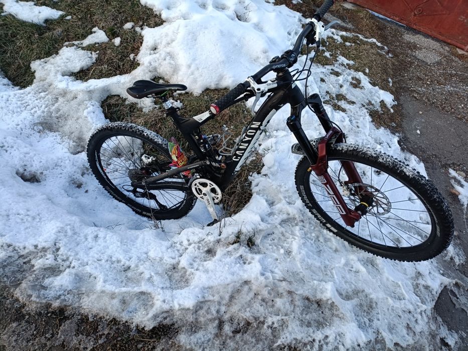 Vând bicicleta Canyon strive es7 2012