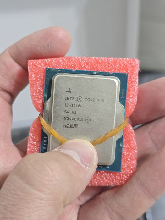 Процессор Core i3 12100