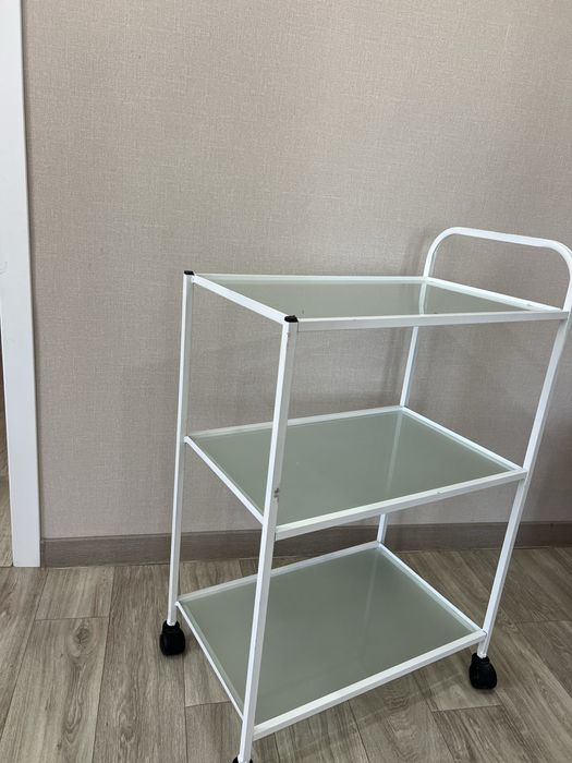 Продам медицинский стол, помощник.Новая.