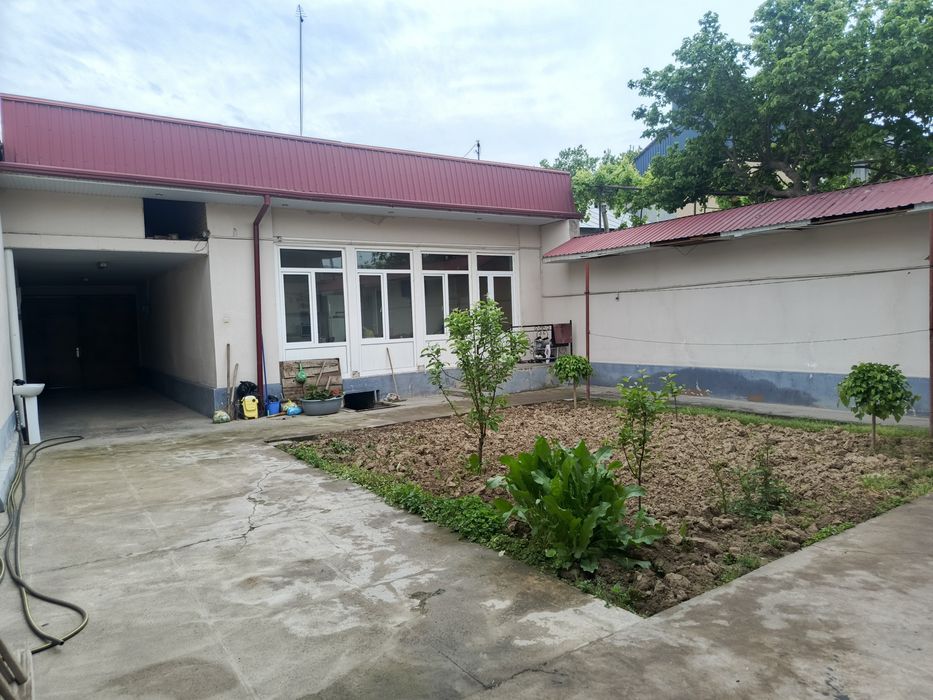 Продается дом на Чиланзаре ориентир Спорт Товары