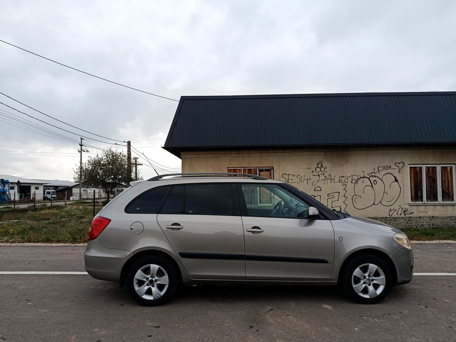 SKODA Fabia 2009 — imagine 3