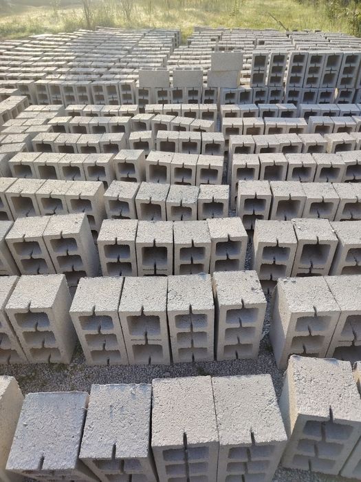 Shlakblok sotiladi