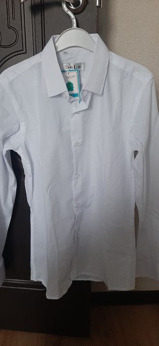 Рубашка школьная для мальчика примерно для 4 класса