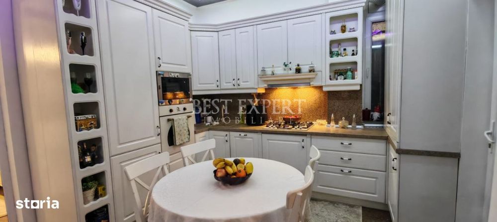 Proprietate Unica Ultracentral | 2 Apartamente pe Etaj | Garaj +Parte — fotografia 3
