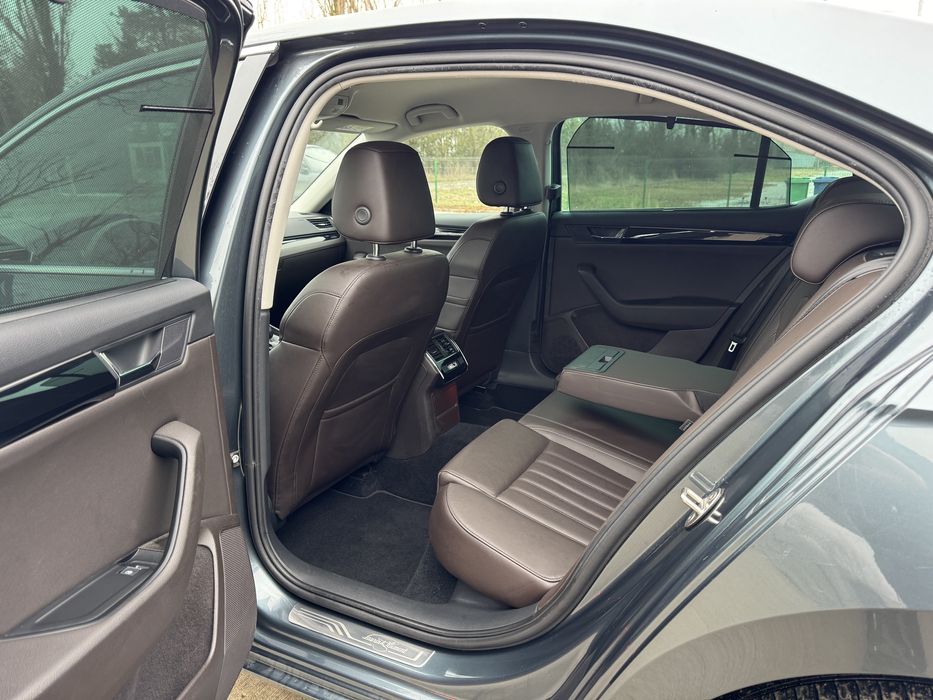 Skoda Superb Laurin Klement/ventilatie/keyless/distronic/canton/190cp