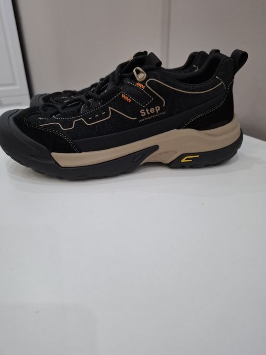 Продам. Обувь унисекс.