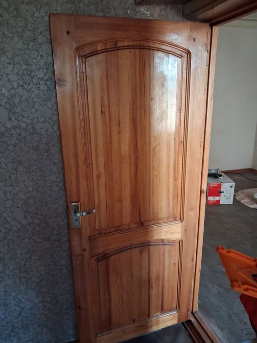 Межкомнатные двери в отличном состоянии (7 штук) цена за штуку.