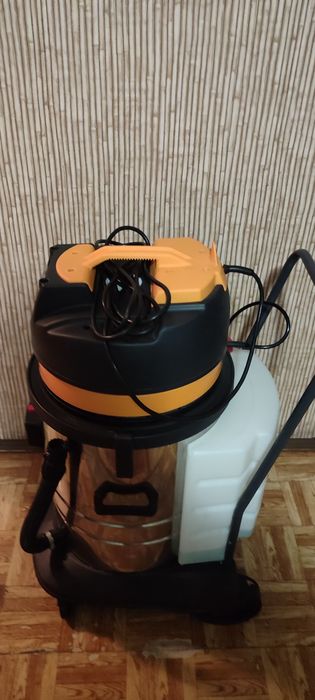 Продам моющий пылесос промышленный