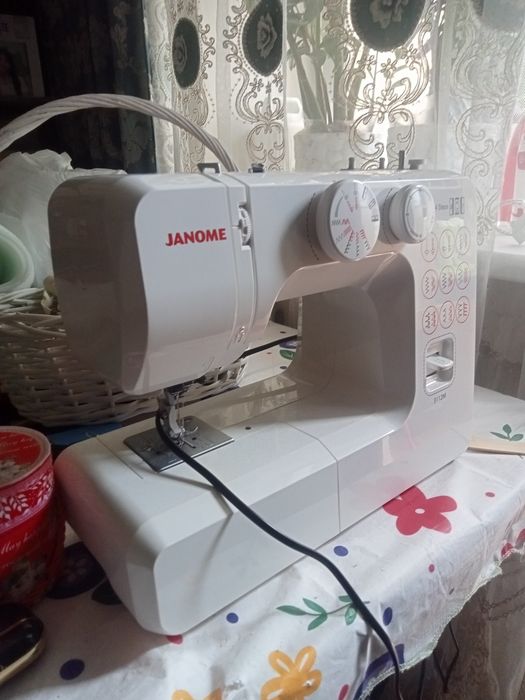 продам швейную машинку