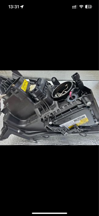 Фара левая Toyota Avensis