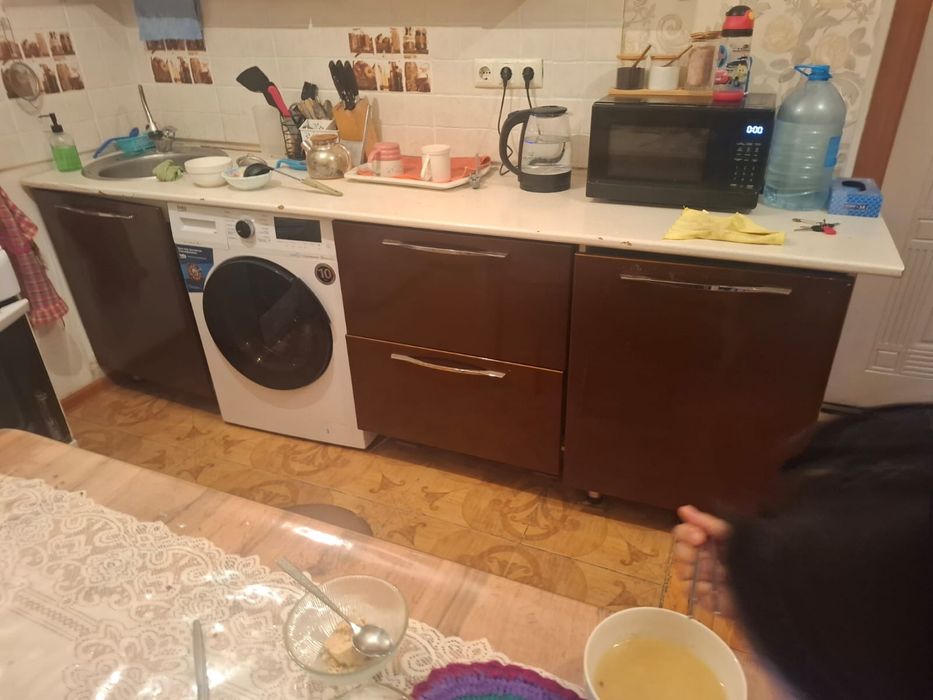 Кухонный шкаф срочно