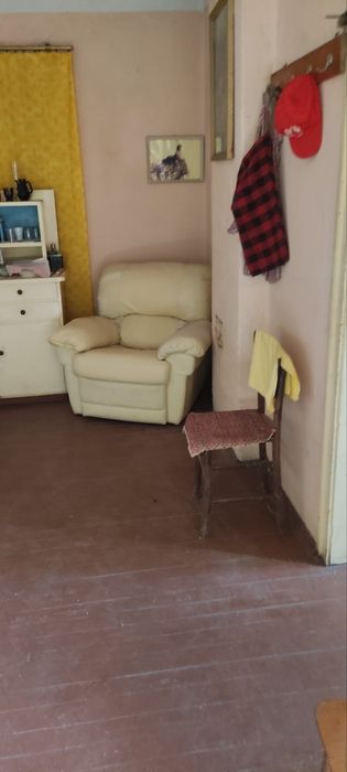 Продавам къща в с .Смирненски обл. Монтана