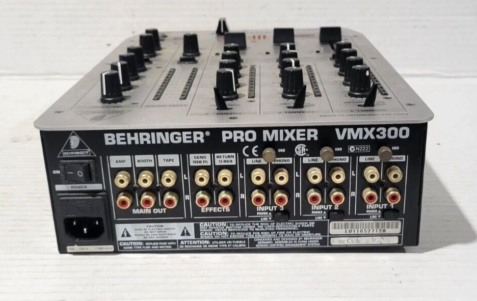 BEHRINGER пульт сотилади
Диджейский пульт 
Холати яхши
Ишлаши яхши 
Ка