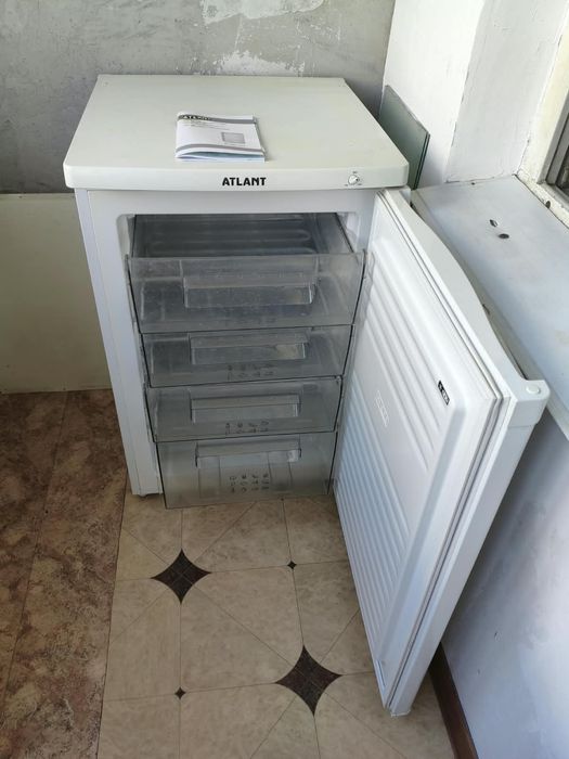 Продам морозильник Атлант